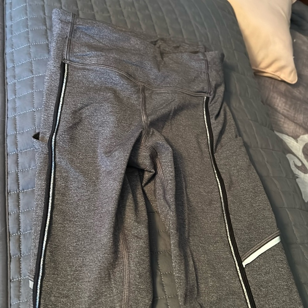 Lululemon reflective grey leggings sz 2